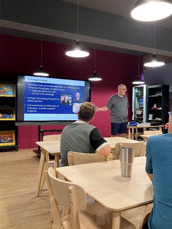 Jon 老師詳細解說Farimont學校脈絡