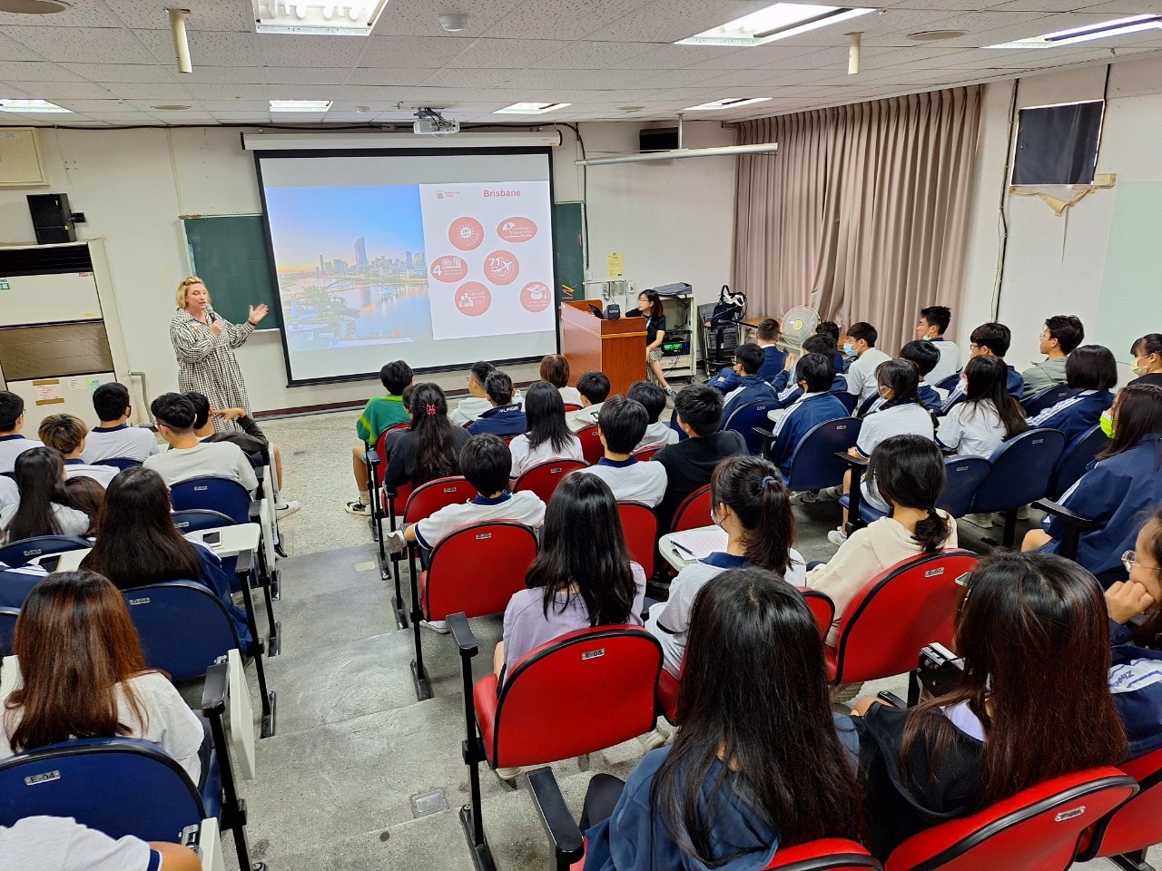 摩頓灣學院升學輔導