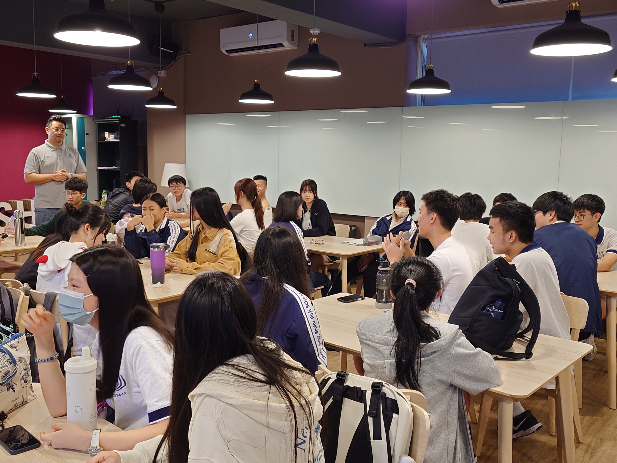 學生與講者互動